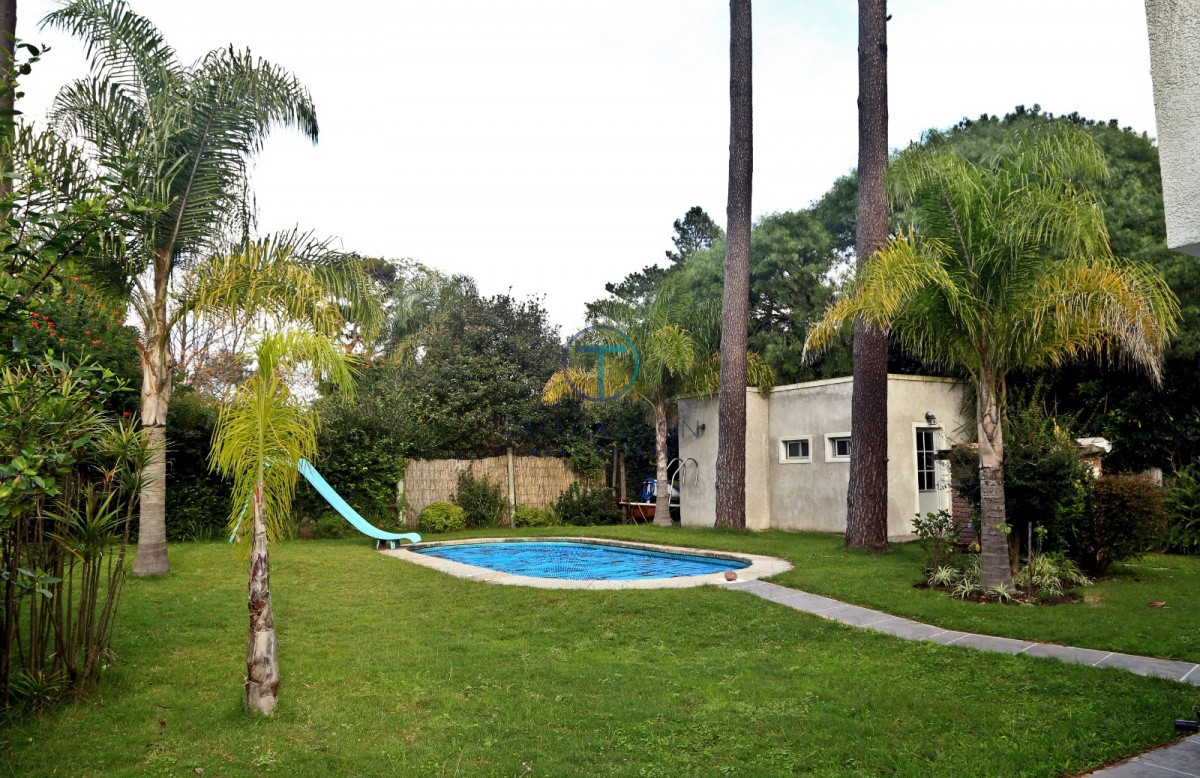 Casa ID.347/ - Venta -Casa en Pinares, Punta del este