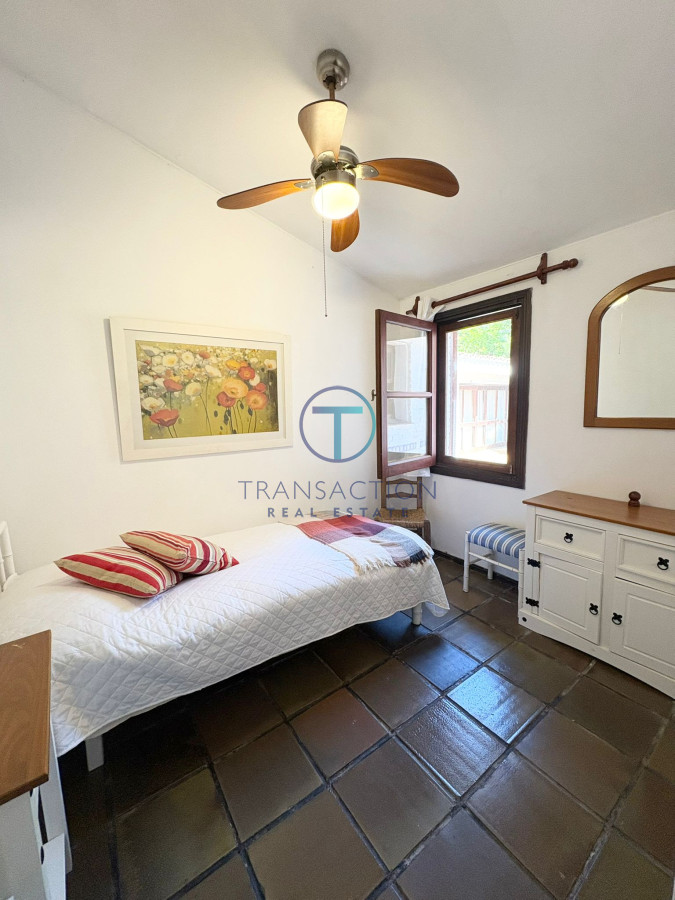 Casa ID.1556 - Vendo Casa en zona colegios