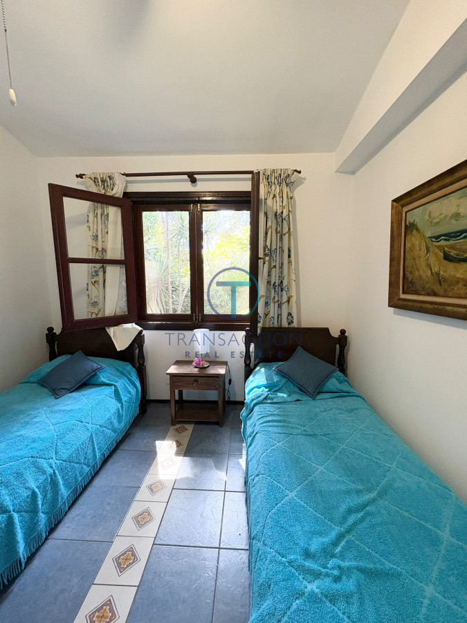 Casa ID.1556 - Vendo Casa en zona colegios