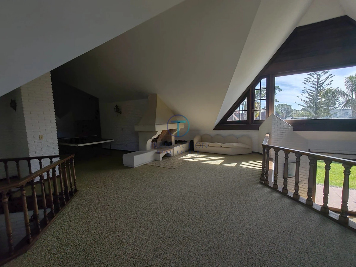 Casa ID.1389/  - Gran casa a la venta ,Punta del Este, parada de la playa mansa