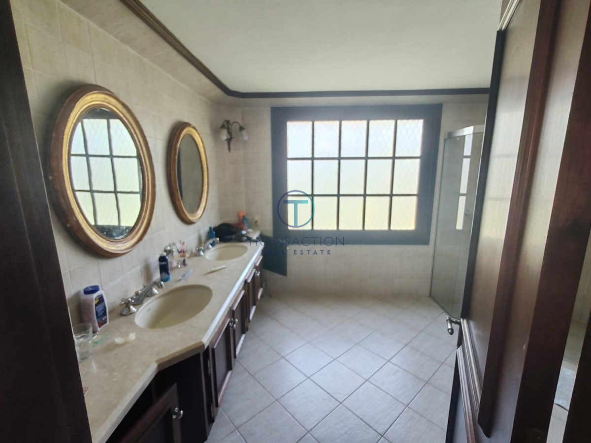 Casa ID.1389/Chacra-de-3-Hectáreas-a-La-Venta-en-La-Barra,-Punta-del-Este- - Gran casa a la venta ,Punta del Este, parada de la playa mansa