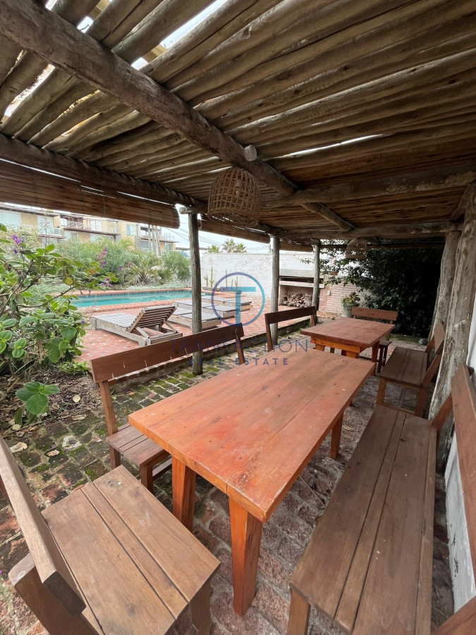 Casa ID.1070/Espectacula-Casa-en-Montoya - Casa en Venta con Piscina - Ubicada en La Barra, Punta del Este