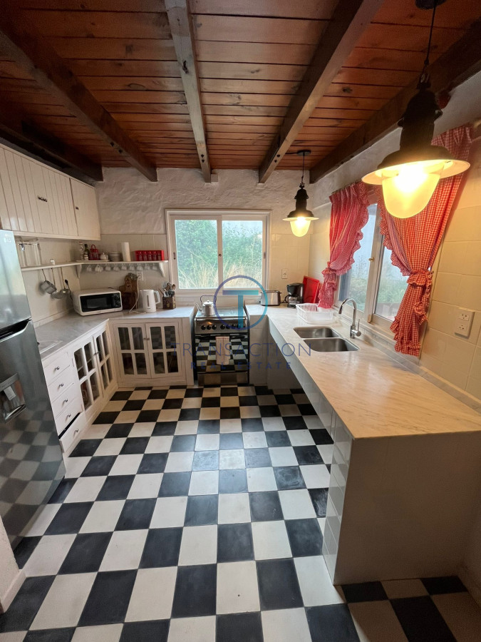 Casa ID.1070/Espectacula-Casa-en-Montoya - Casa en Venta con Piscina - Ubicada en La Barra, Punta del Este