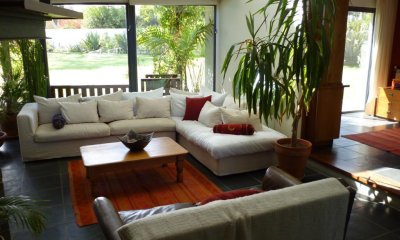 Venta - Casa de 3 dormitorios, moderna, Marly- Punta del este