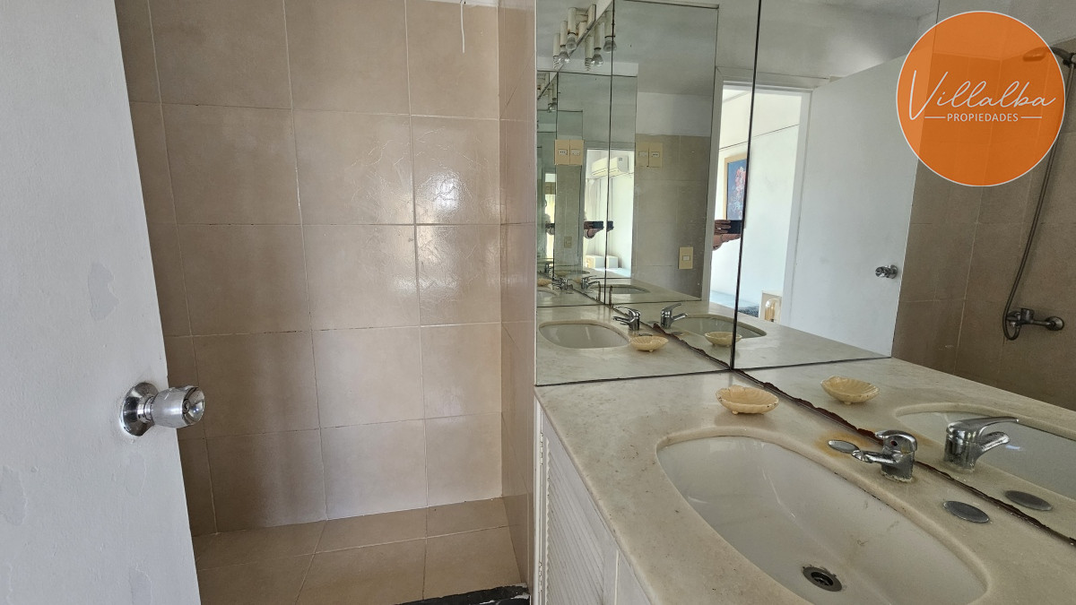 Apartamento ID.3330 - Edifico bajo a metros del puerto