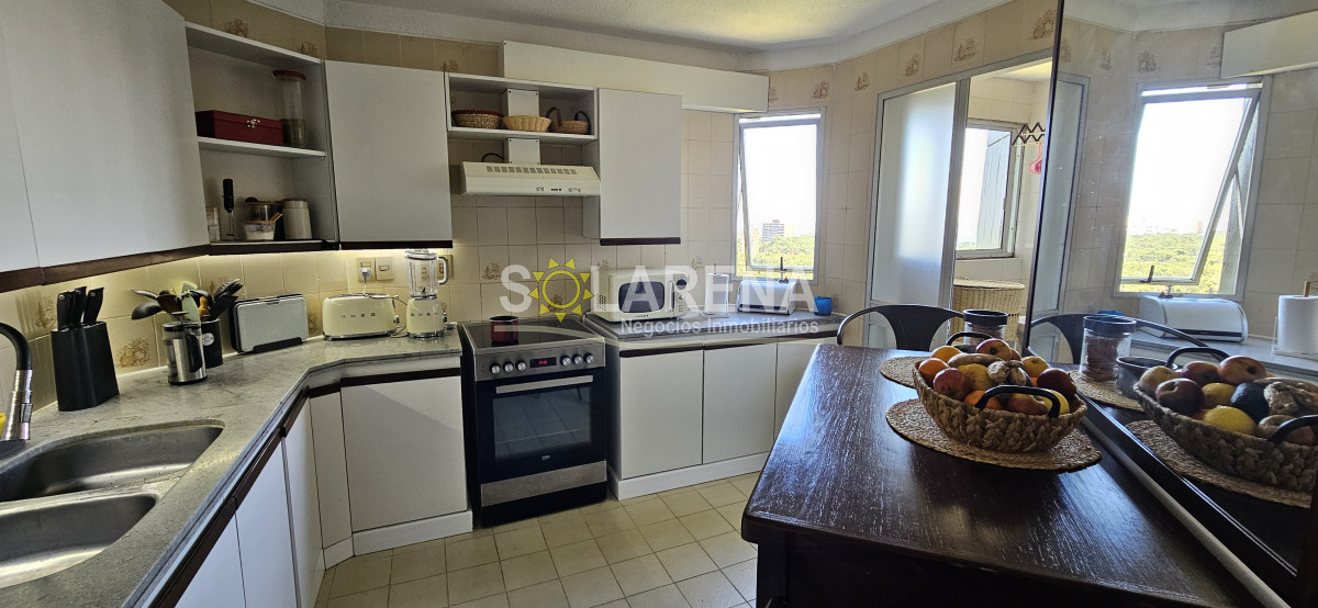 Apartamento ID.207 - Clasica torre, piso alto con vista hermosa a la Mansa