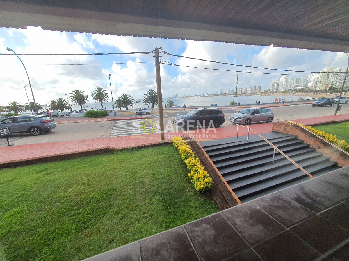 Edifico frente a la playa Mansa - SOL394A