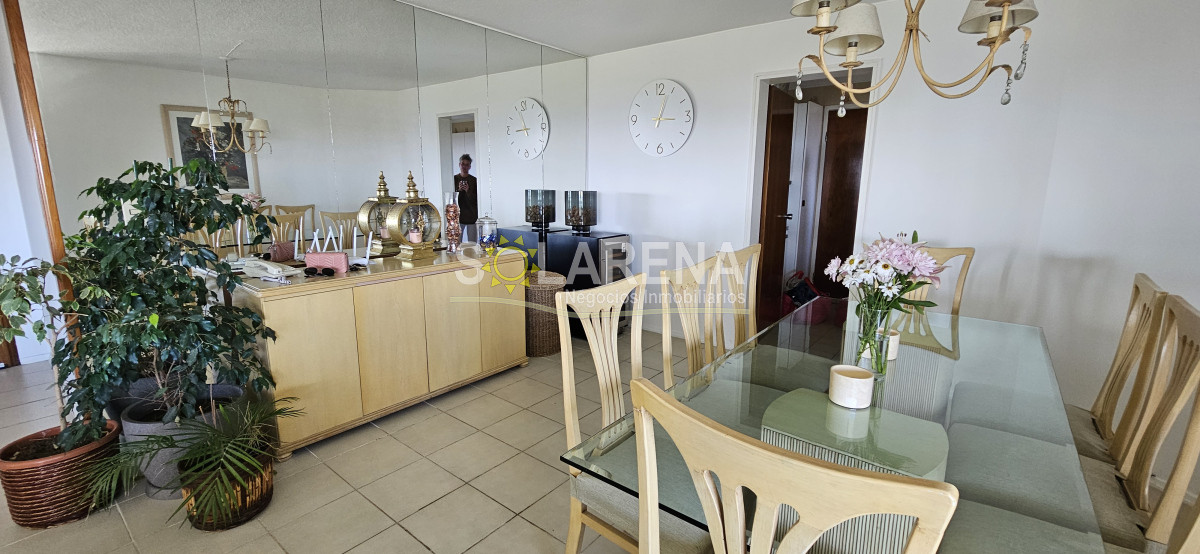 Apartamento ID.207 - Clasica torre, piso alto con vista hermosa a la Mansa