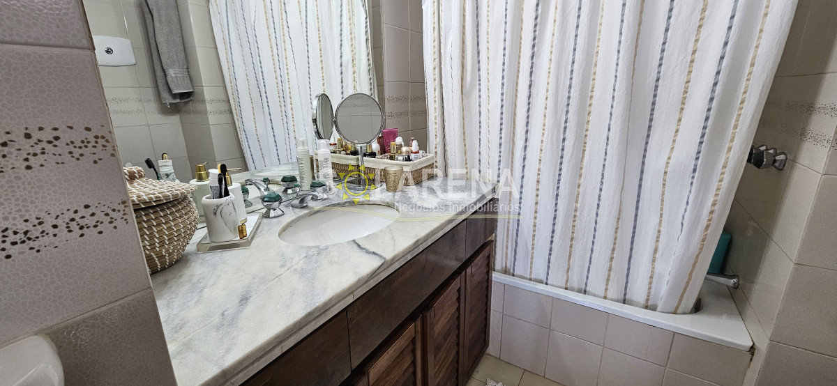 Apartamento ID.207 - Clasica torre, piso alto con vista hermosa a la Mansa