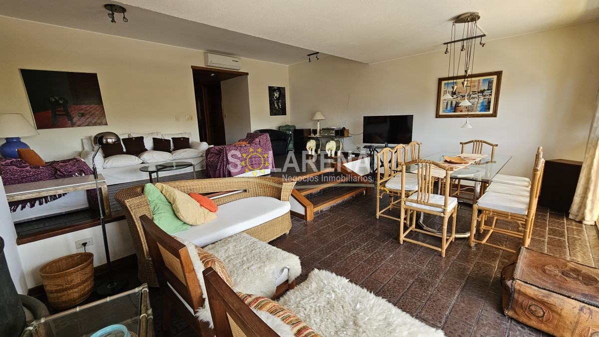 Apartamento ID.562 - Edificio bajo en zona puerto, amplio 