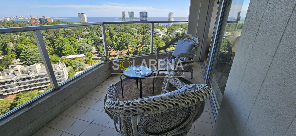 Apartamento ID.207 - Clasica torre, piso alto con vista hermosa a la Mansa