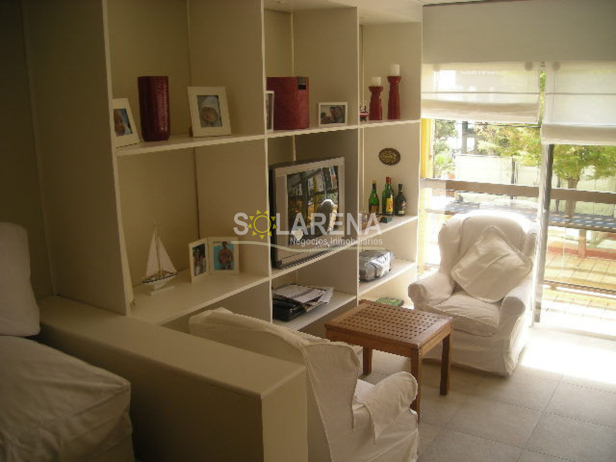 Apartamento ID.89 - Hermoso apartamento en edificio bajo a dos cuadras del puerto