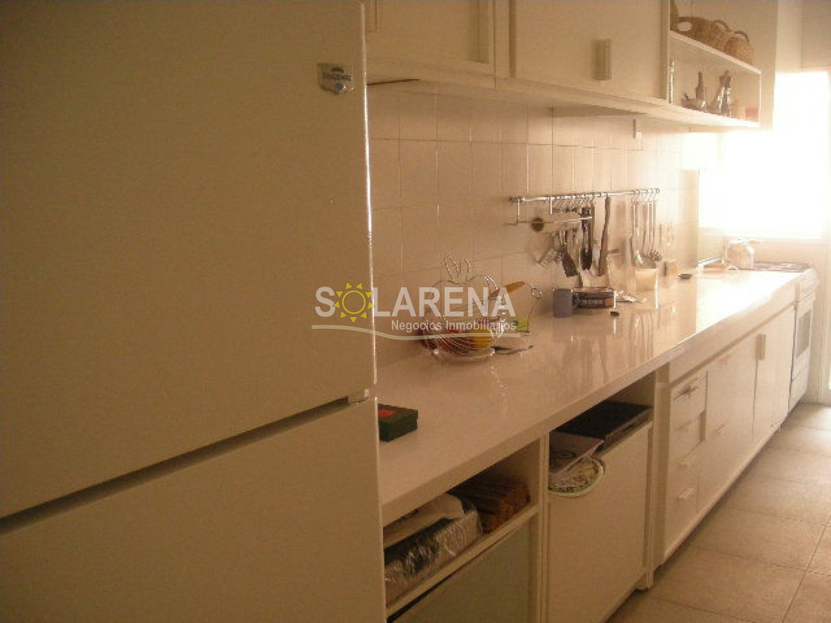 Apartamento ID.89 - Hermoso apartamento en edificio bajo a dos cuadras del puerto