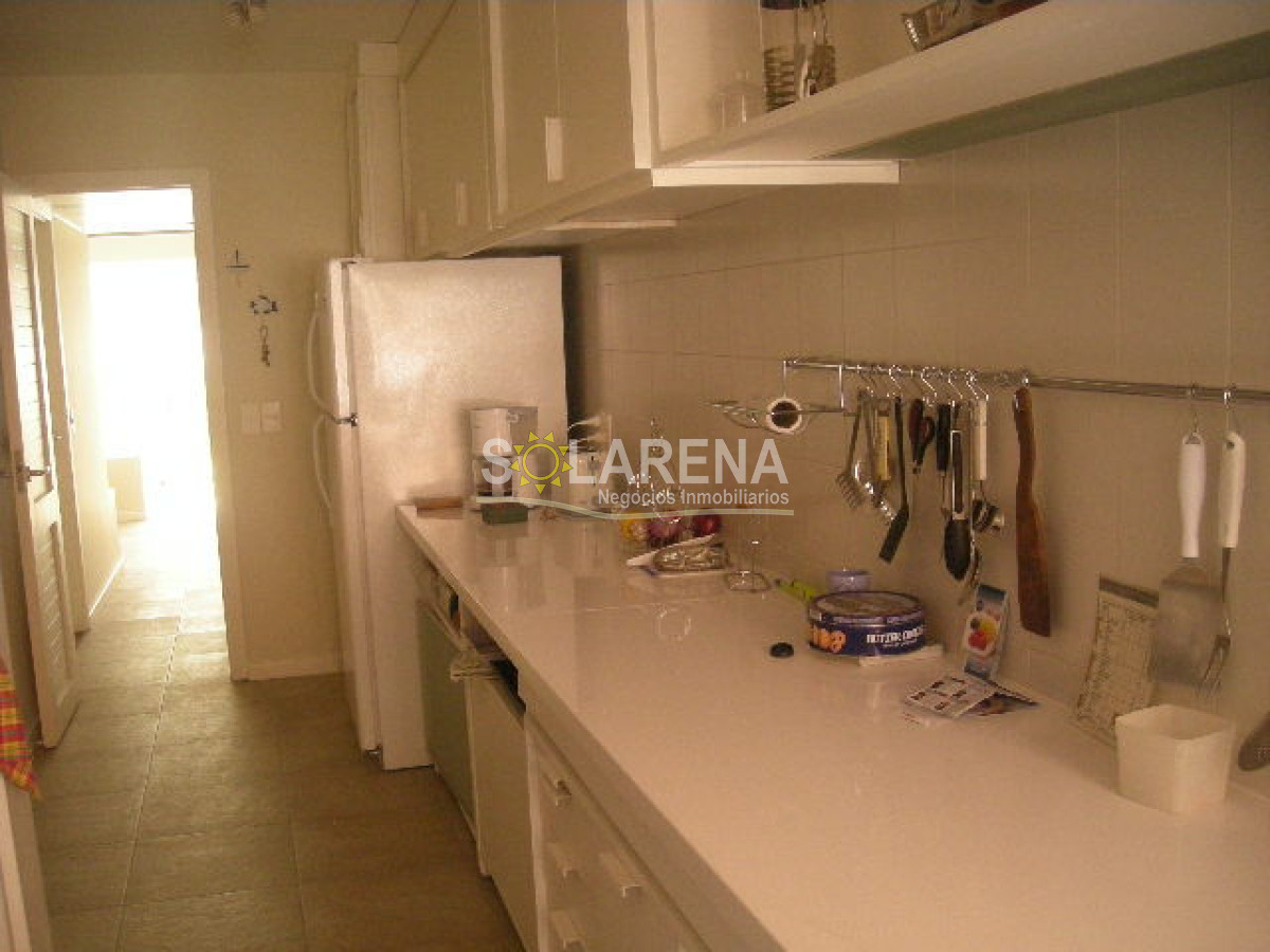 Apartamento ID.89 - Hermoso apartamento en edificio bajo a dos cuadras del puerto