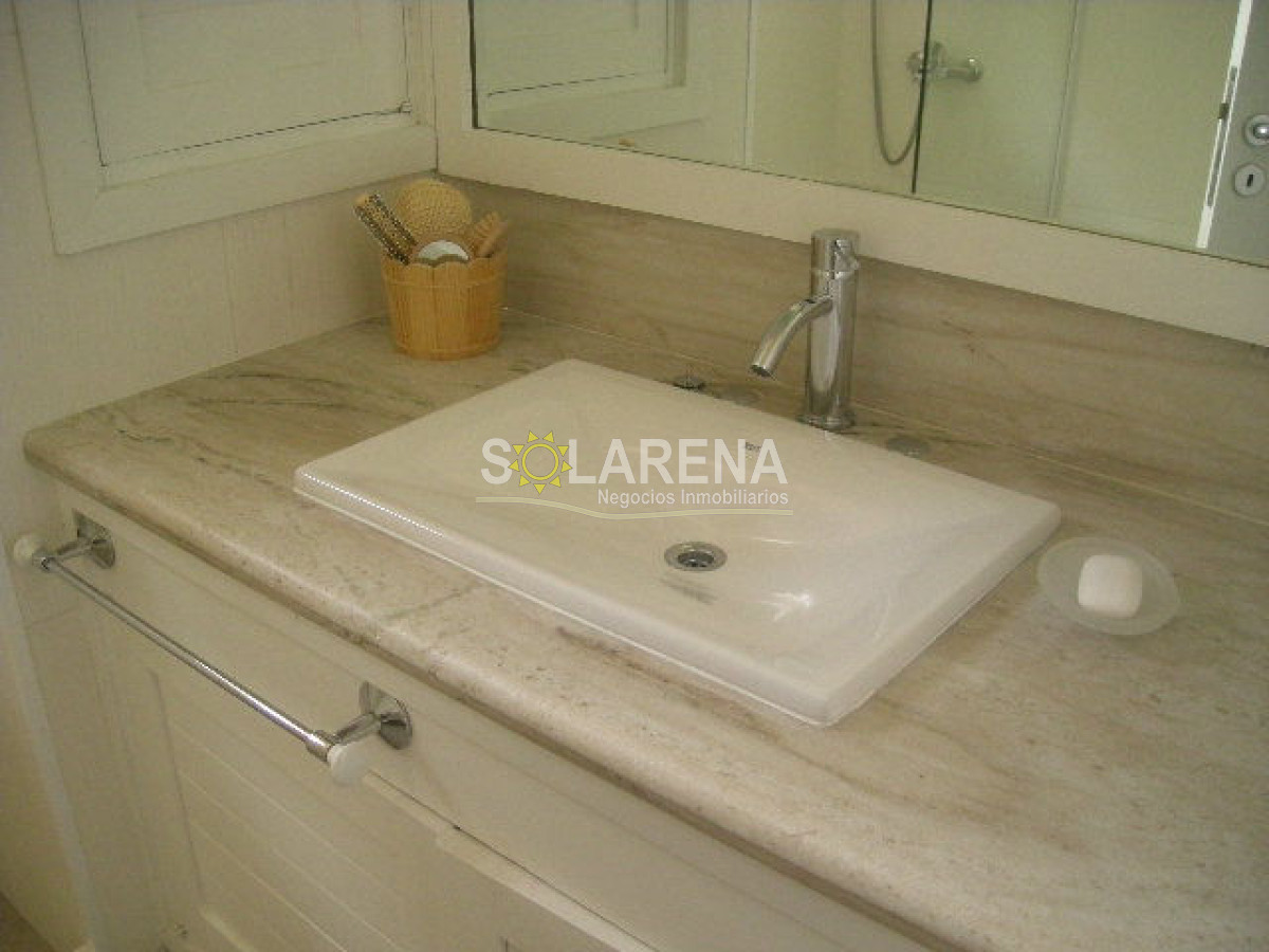 Apartamento ID.89 - Hermoso apartamento en edificio bajo a dos cuadras del puerto