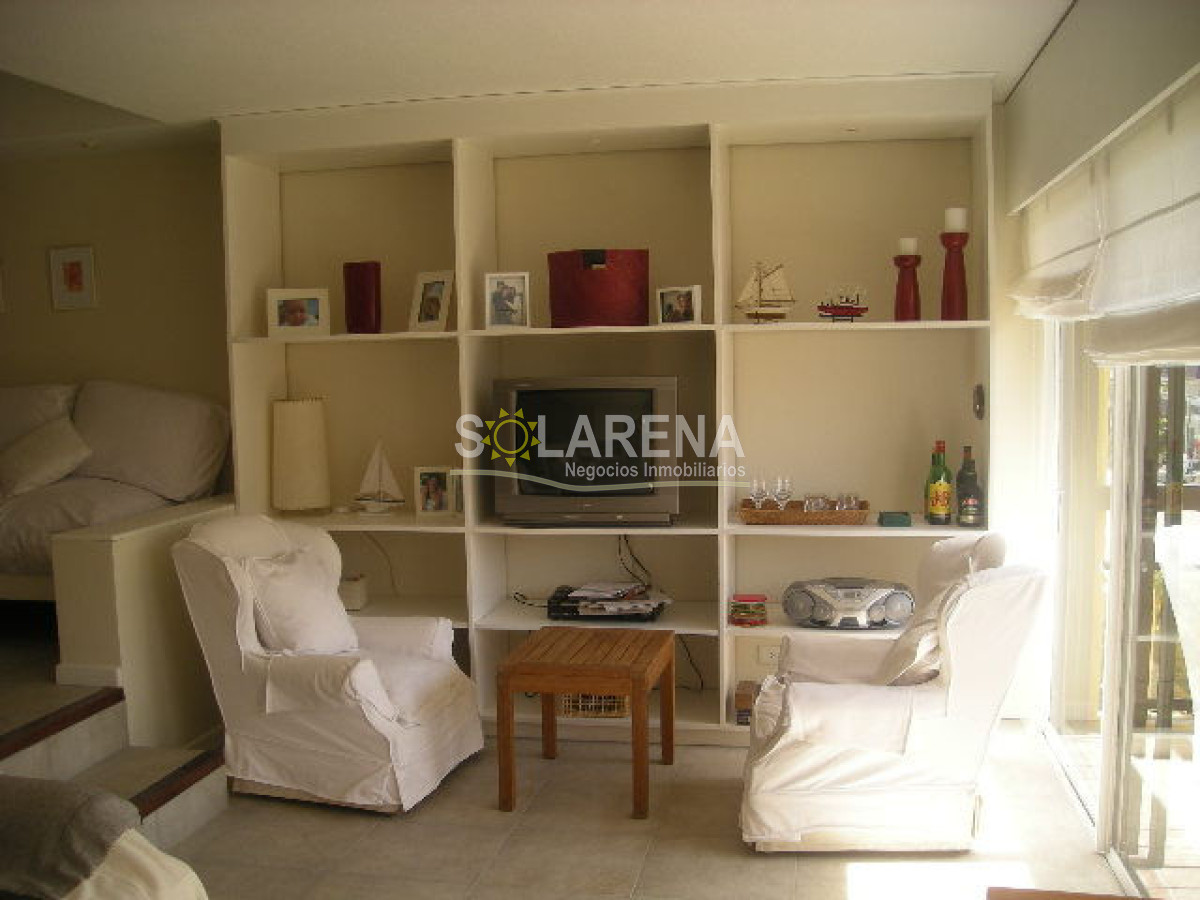 Apartamento ID.89 - Hermoso apartamento en edificio bajo a dos cuadras del puerto