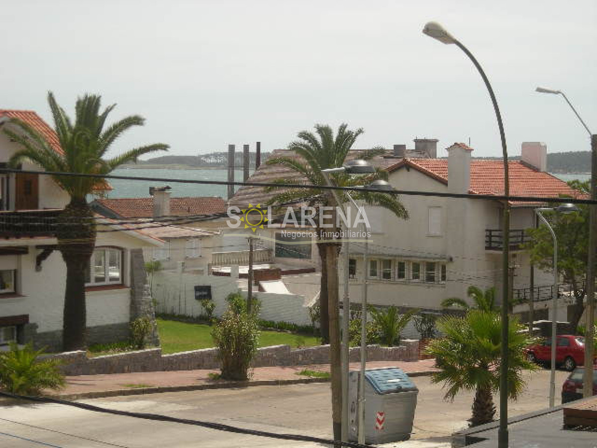 Apartamento ID.89 - Hermoso apartamento en edificio bajo a dos cuadras del puerto