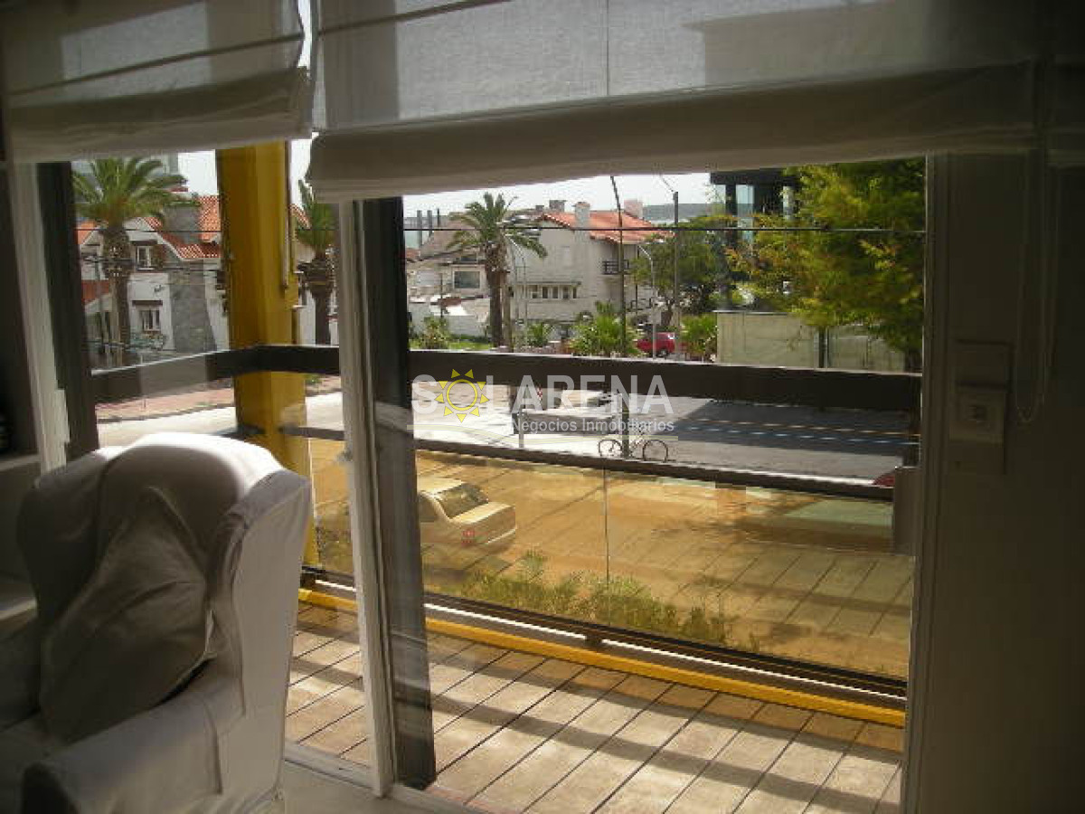 Apartamento ID.89 - Hermoso apartamento en edificio bajo a dos cuadras del puerto