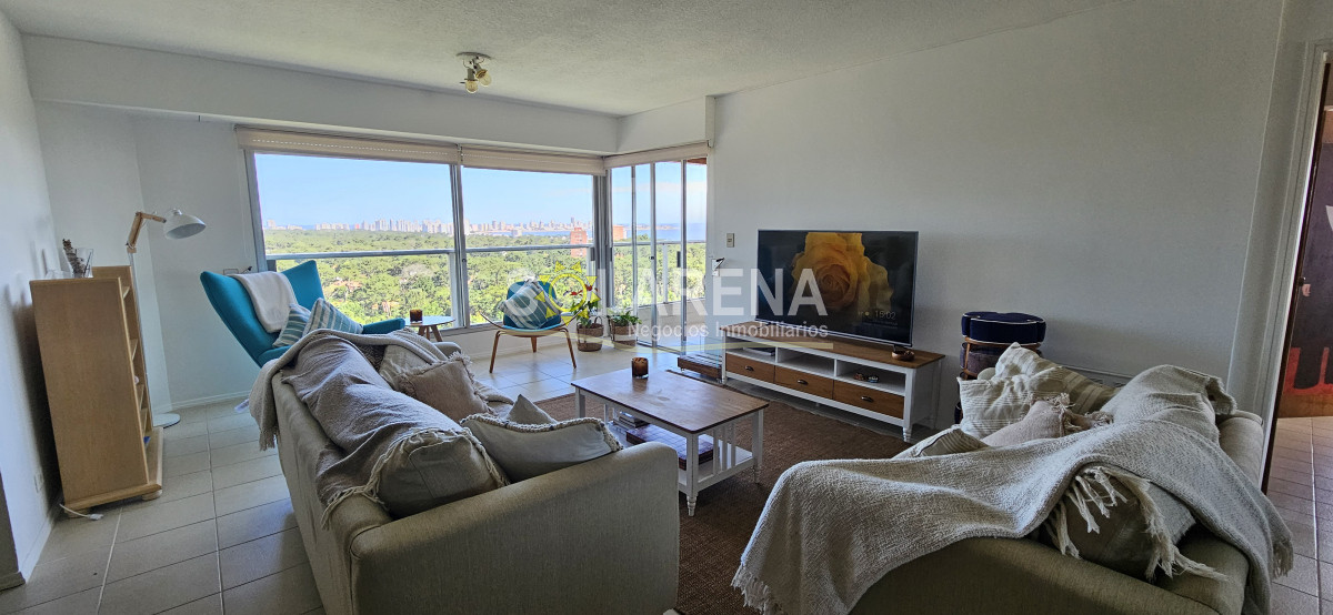Apartamento ID.207 - Clasica torre, piso alto con vista hermosa a la Mansa
