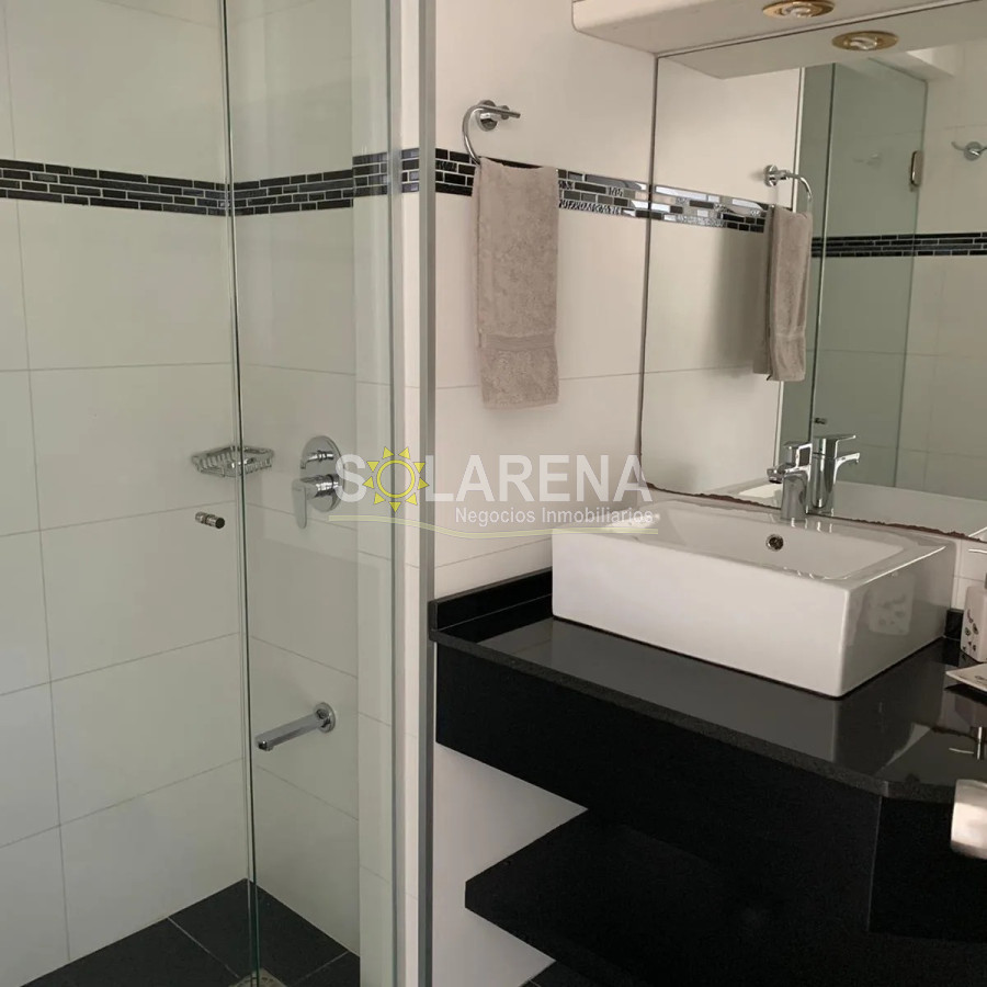 Apartamento ID.892 - Torre de categoría a metros del Puerto, excelente vista al mar