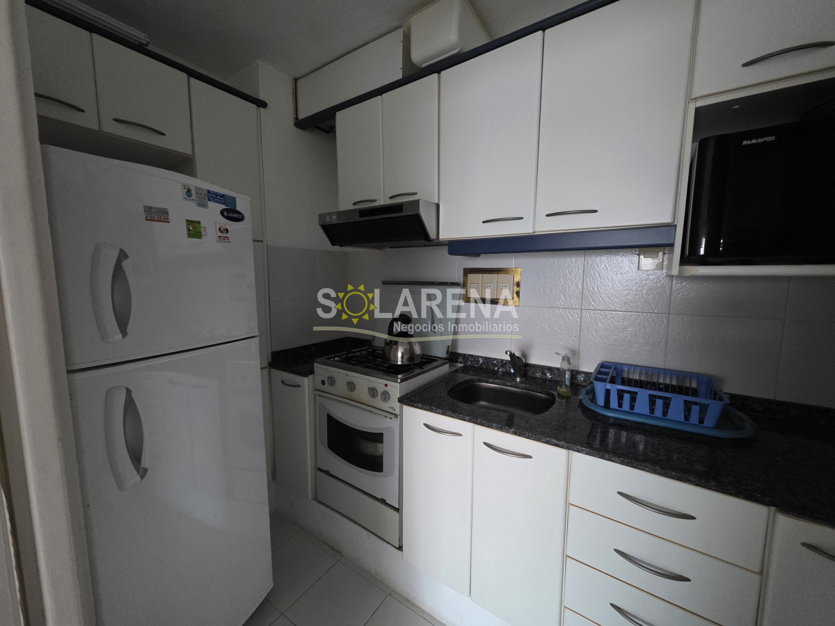 Apartamento ID.964 - EDIFICIO BAJO A UNA CUADRA DE LA PLAYA