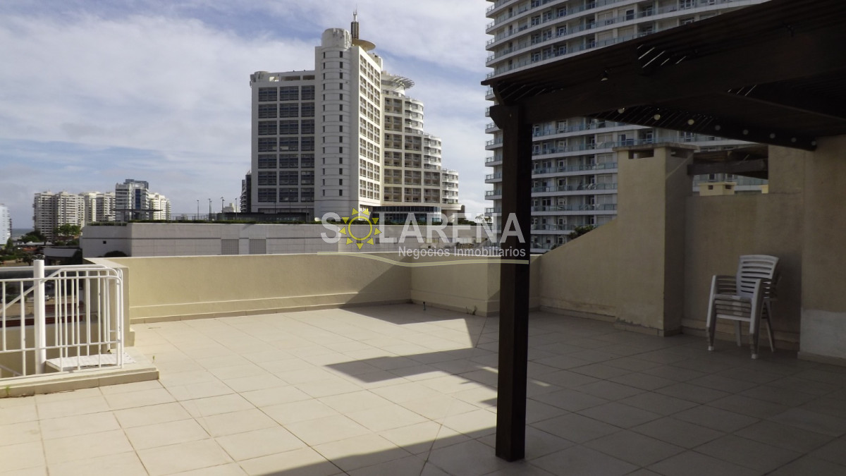 Apartamento ID.6403 - Pent House dupex con parrillero propio a metros del mar