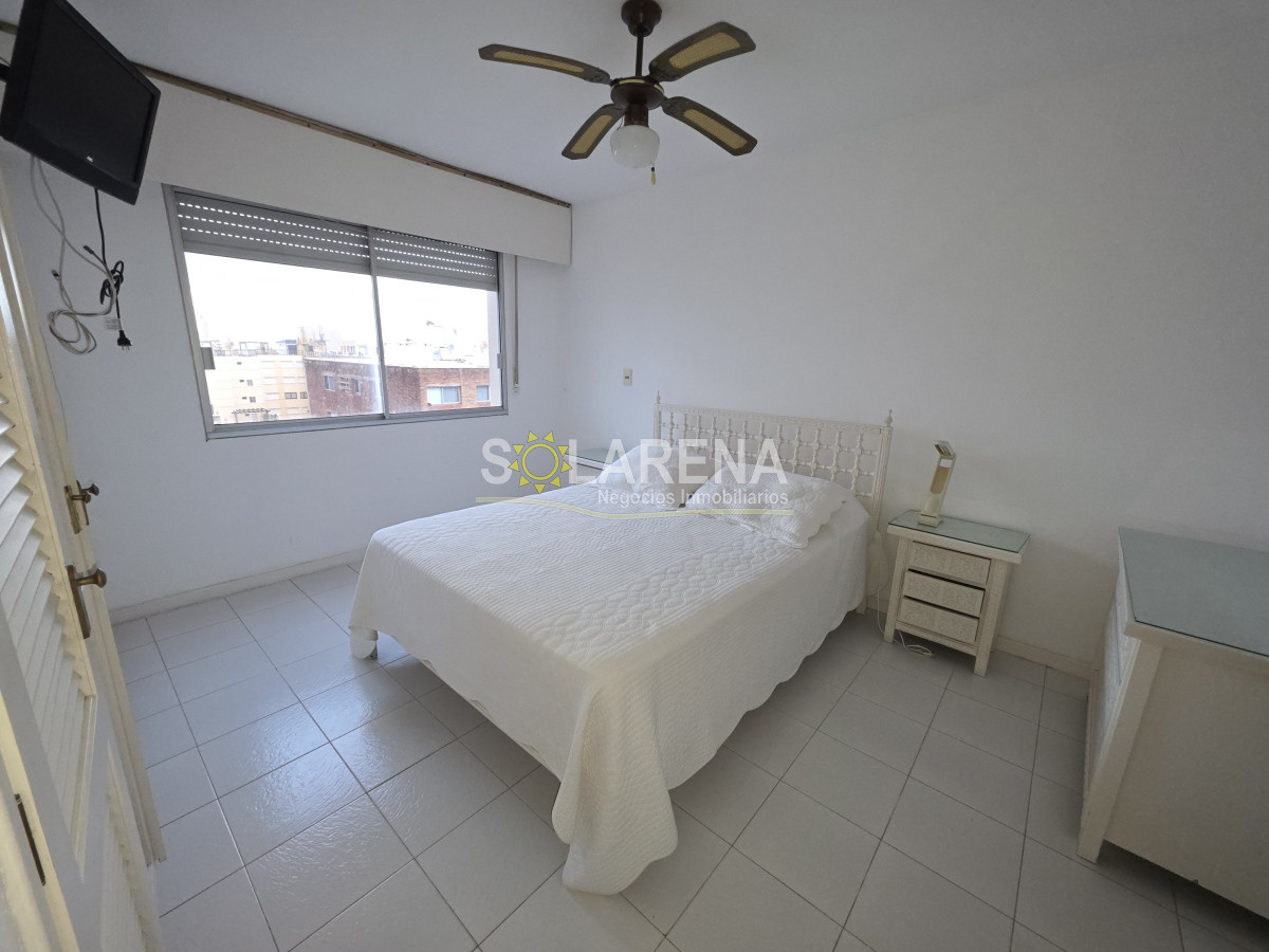 Apartamento ID.964 - EDIFICIO BAJO A UNA CUADRA DE LA PLAYA