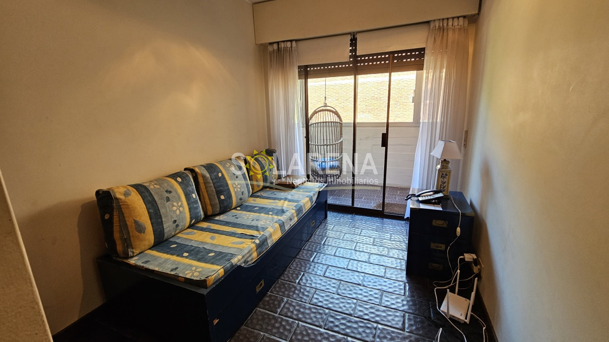Apartamento ID.562 - Edificio bajo en zona puerto, amplio 