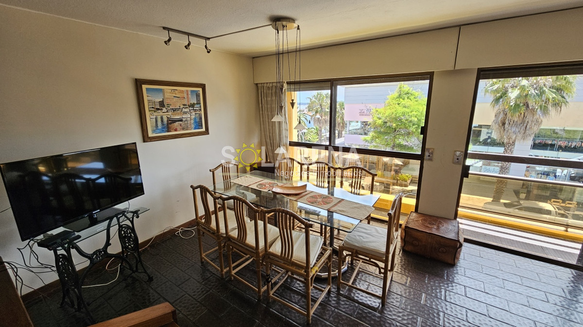 Apartamento ID.562 - Edificio bajo en zona puerto, amplio 