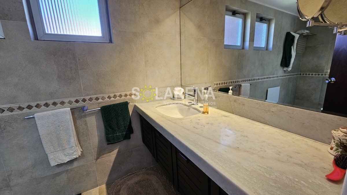 Apartamento ID.5246 - Clásico edificio frente a Playa Brava con vista al mar