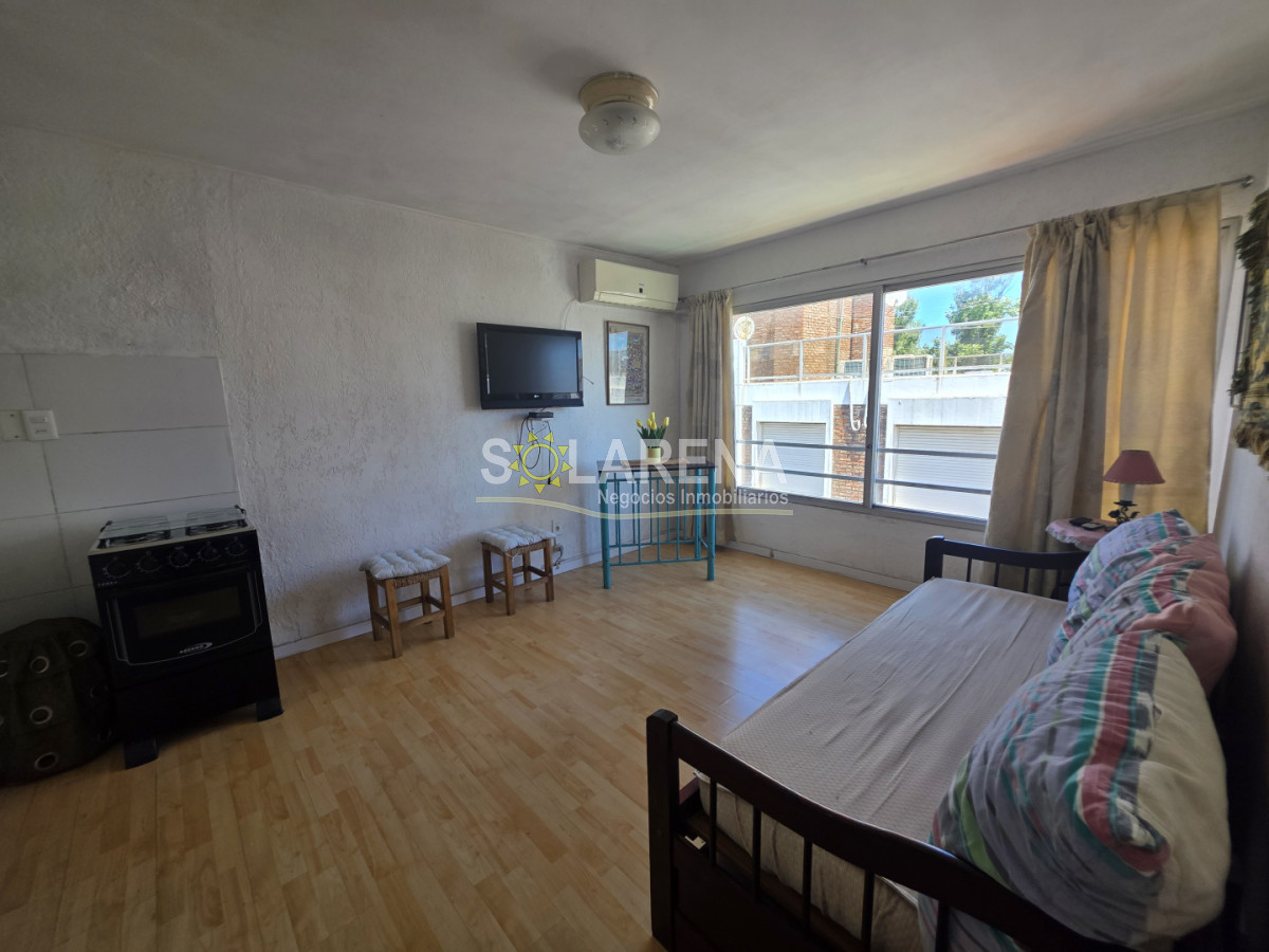 Apartamento ID.6586 - Edificio a una cuadra del puerto, de 4 pisos con ascensor.