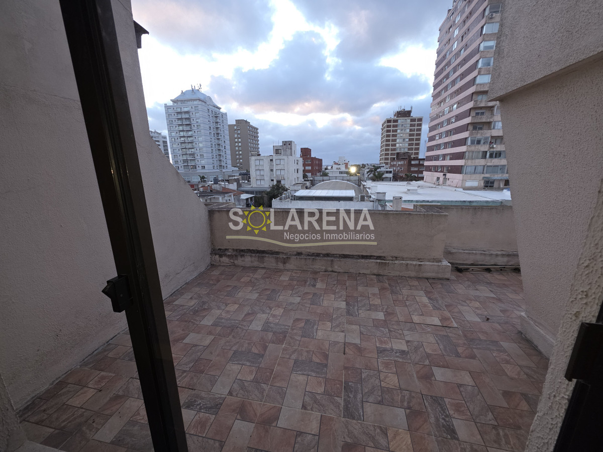 Apartamento ID.964 - EDIFICIO BAJO A UNA CUADRA DE LA PLAYA