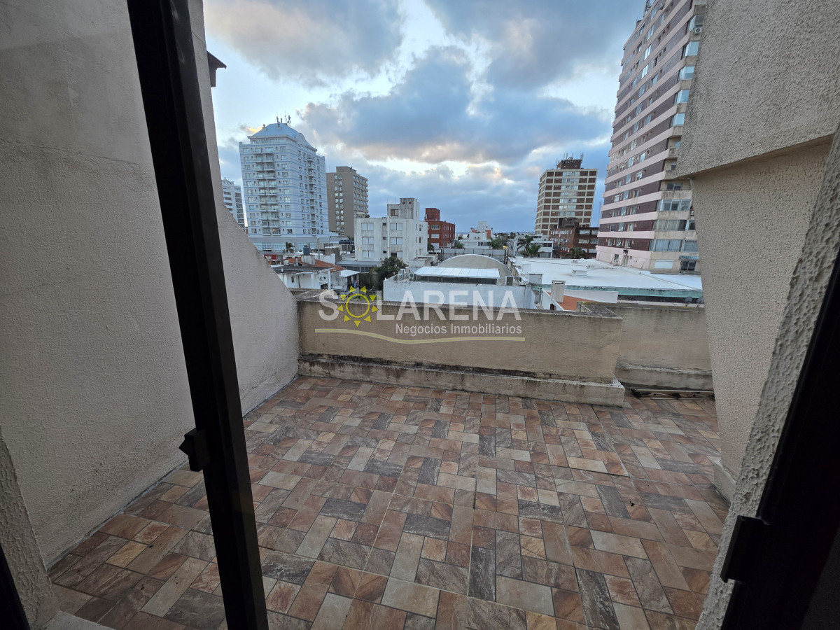 Apartamento ID.964 - EDIFICIO BAJO A UNA CUADRA DE LA PLAYA