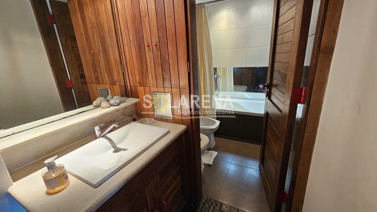 Apartamento ID.562 - Edificio bajo en zona puerto, amplio 