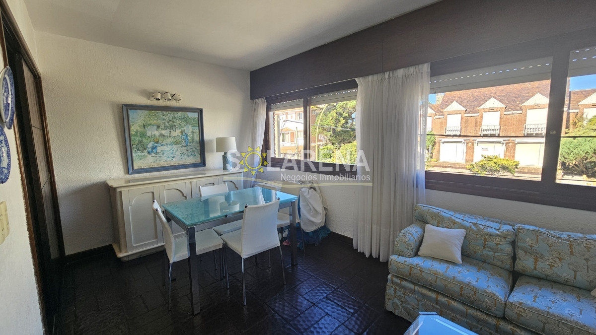 Apartamento ID.6480 - Edificio de 4 pisos con ascensor a una cuadra de la playa Mansa 