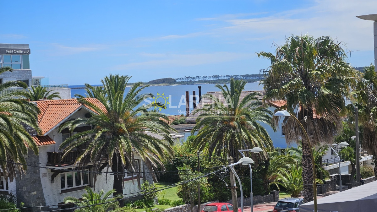 Apartamento ID.562 - Edificio bajo en zona puerto, amplio 