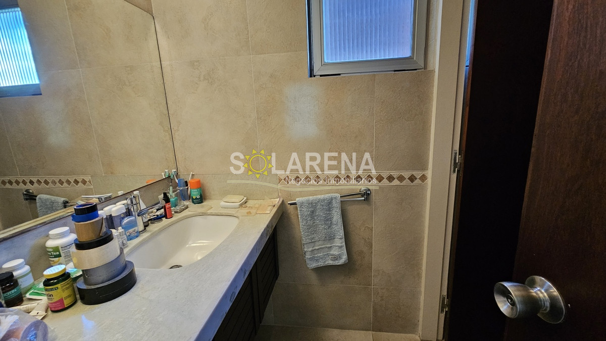 Apartamento ID.5246 - Clásico edificio frente a Playa Brava con vista al mar