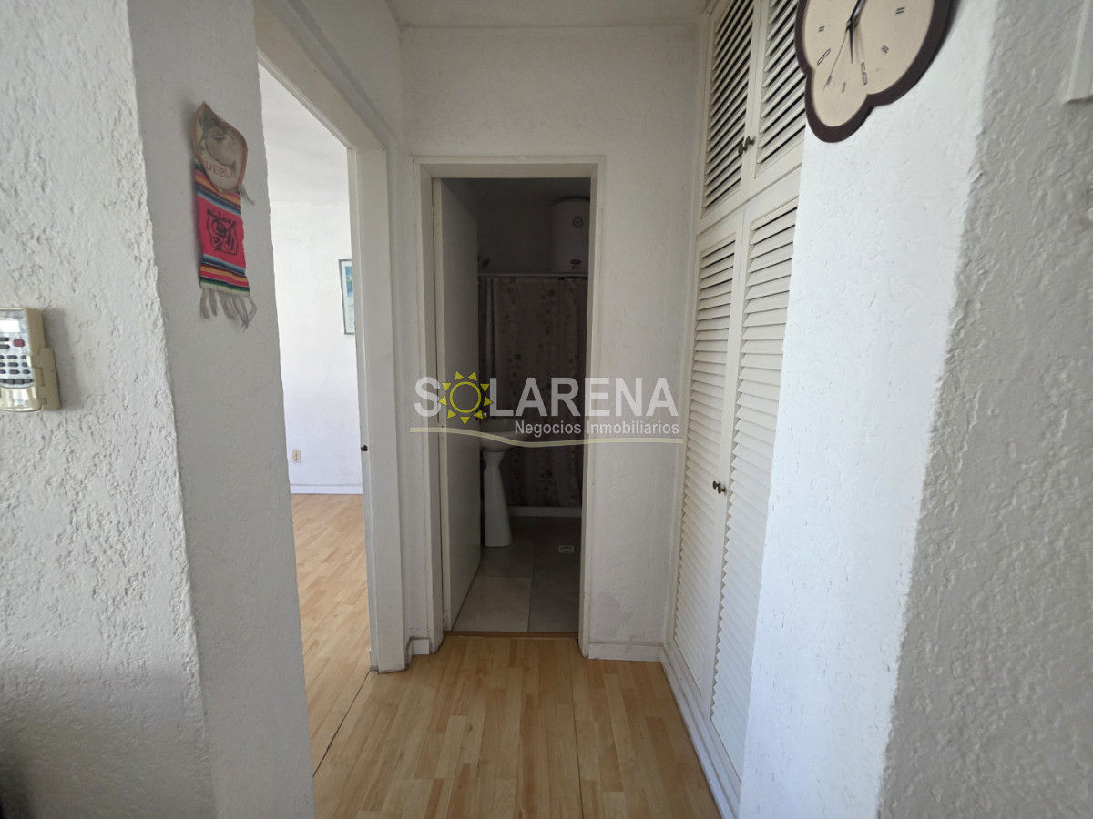 Apartamento ID.6586 - Edificio a una cuadra del puerto, de 4 pisos con ascensor.