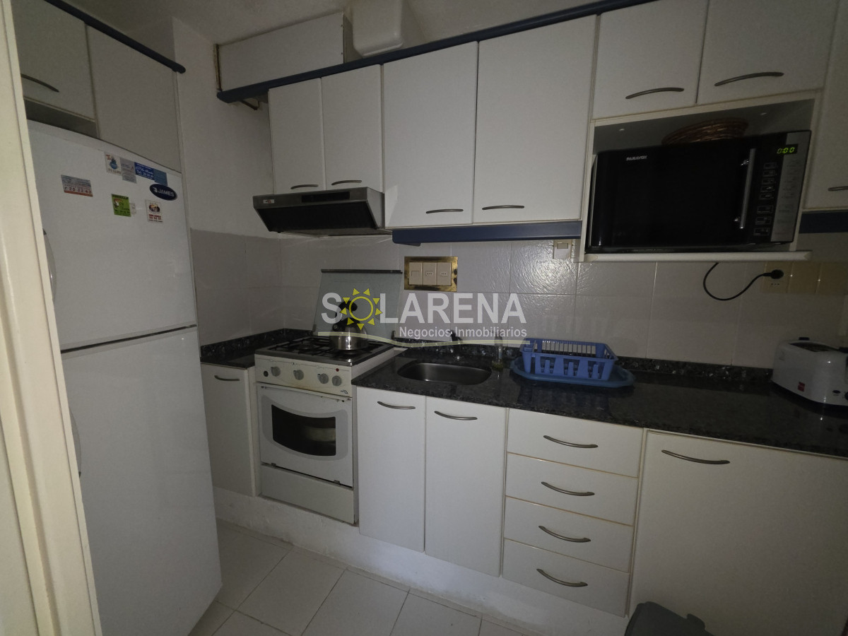 Apartamento ID.964 - EDIFICIO BAJO A UNA CUADRA DE LA PLAYA