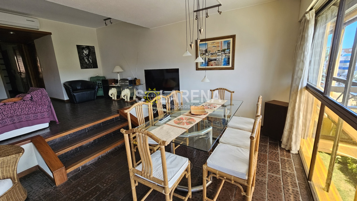 Apartamento ID.562 - Edificio bajo en zona puerto, amplio 