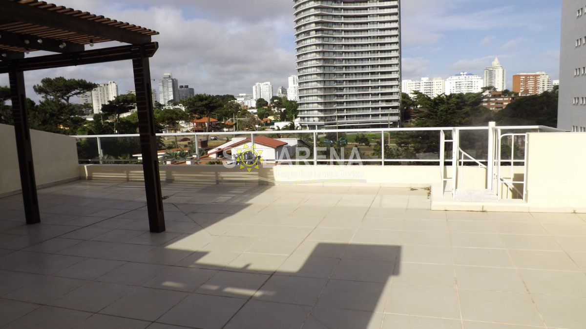Apartamento ID.6403 - Pent House dupex con parrillero propio a metros del mar