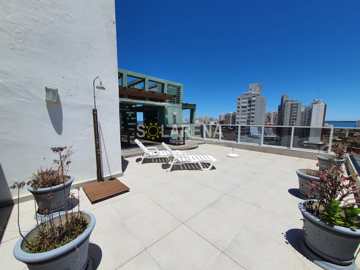 Apartamento ID.6415 - Torre de categoría frente a playa Brava