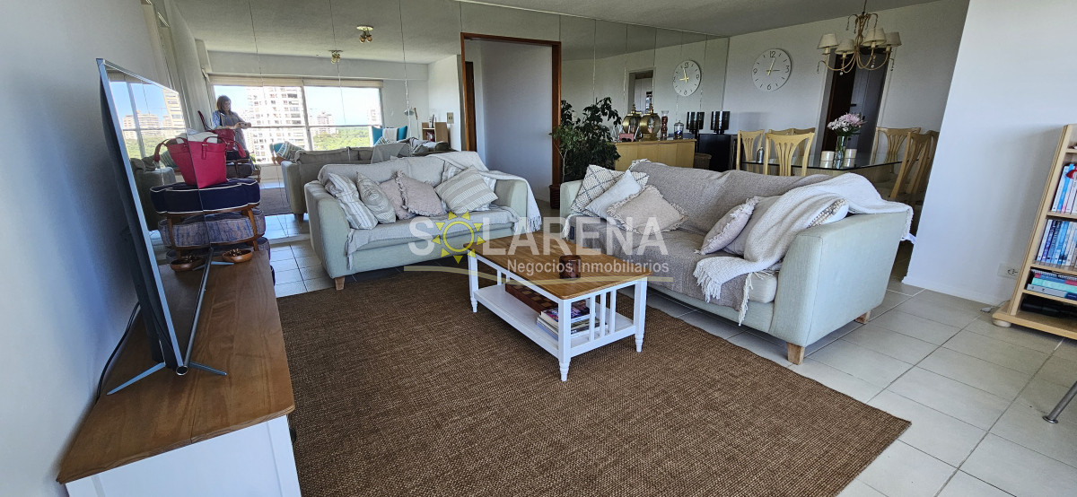 Apartamento ID.207 - Clasica torre, piso alto con vista hermosa a la Mansa