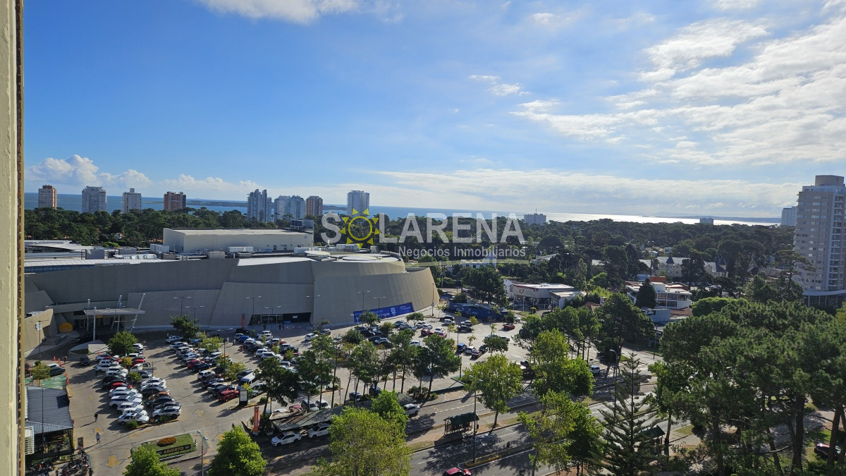 Apartamento ID.6475 - Torre de categoría con excelentes servicios 