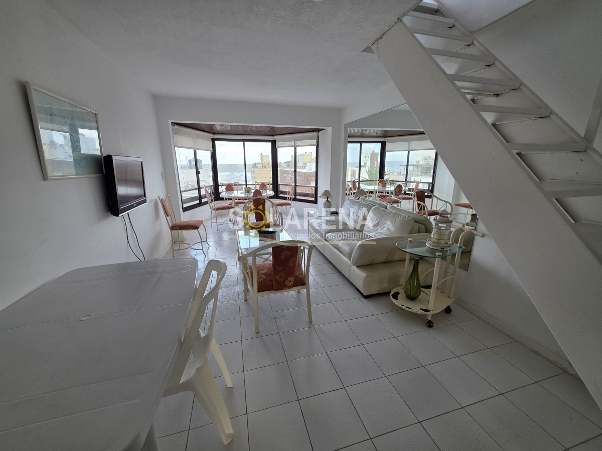 Apartamento ID.912 - EDIFICIO BAJO, PENT HOUSE DUPLEX A UNA CUADRA DEL MAR