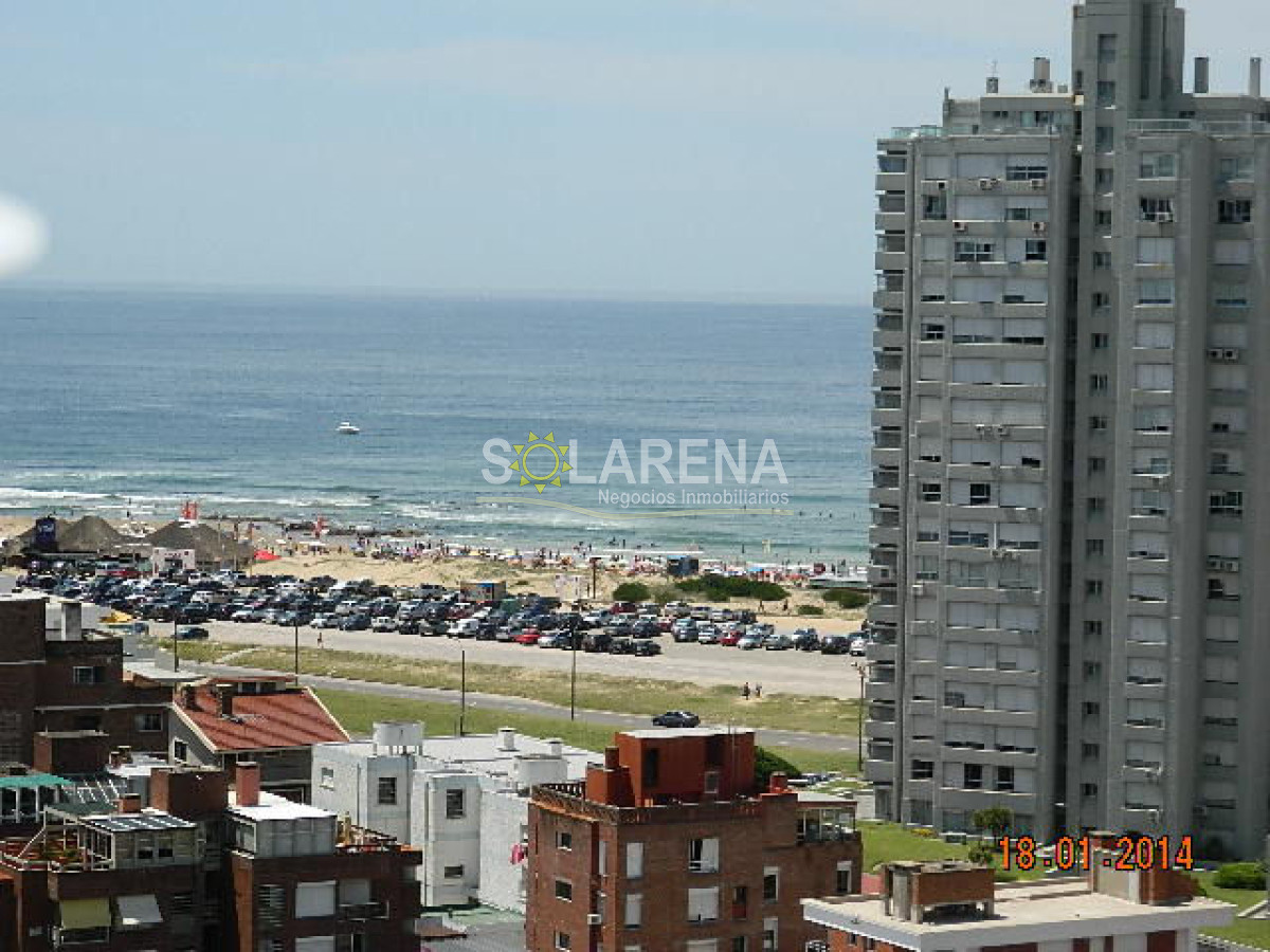 Apartamento ID.616 - Torre de categoría con muy buenos servicios a dos cuadras de la mansa