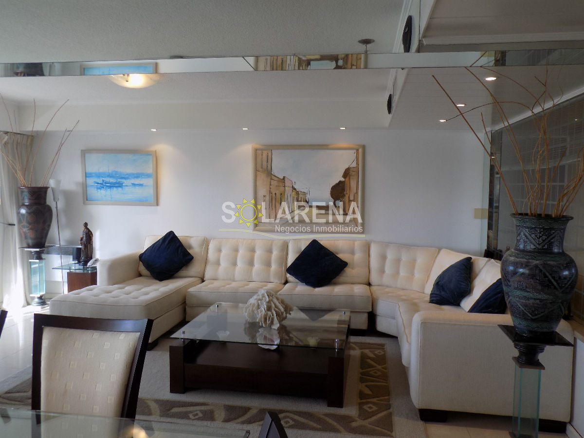 Apartamento ID.799 - Torre con todos los servicios a metros del mar 