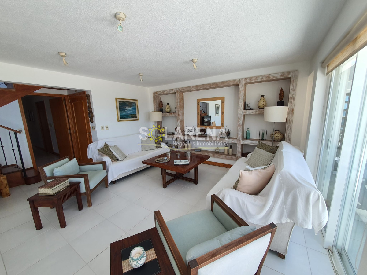 Apartamento ID.6415 - Torre de categoría frente a playa Brava