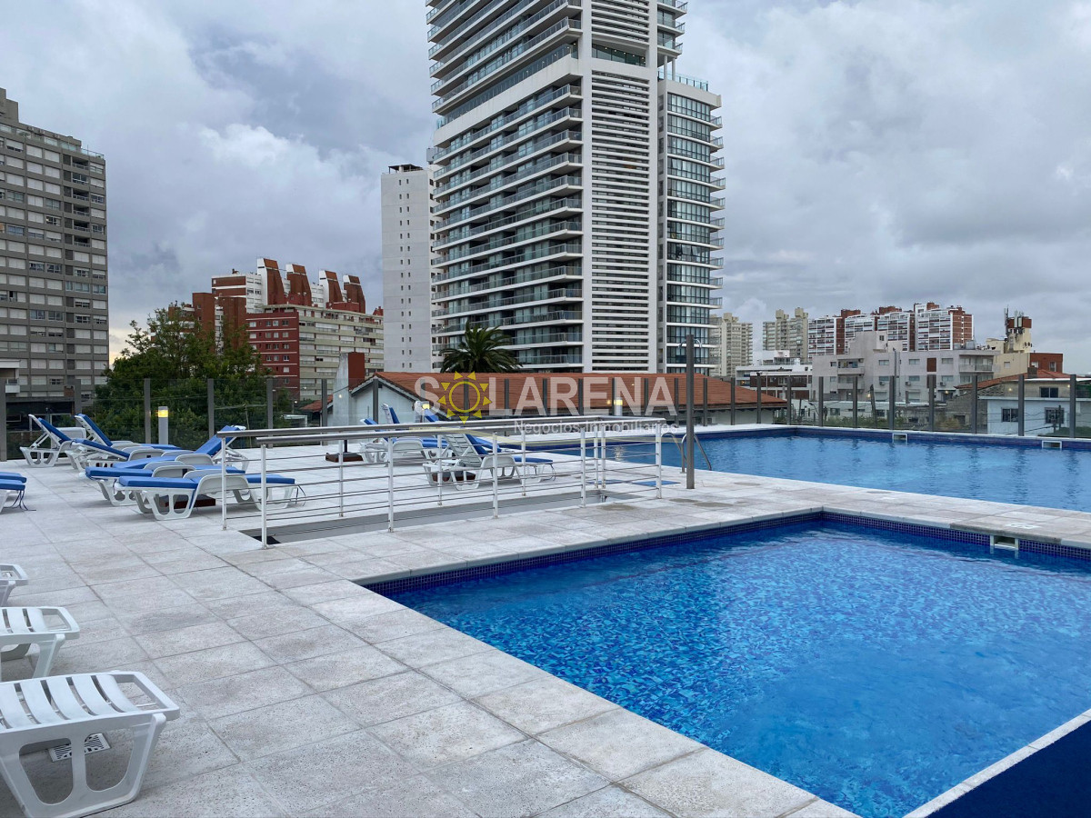 Apartamento ID.929 - Torre de categoria a 3 cuadras de Hotel Conrad y 2 de la Brava