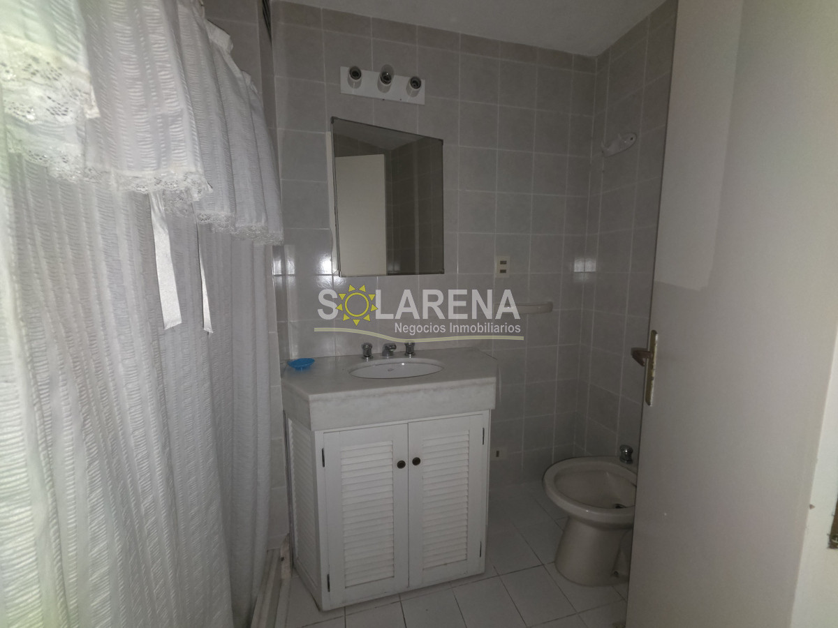 Apartamento ID.964 - EDIFICIO BAJO A UNA CUADRA DE LA PLAYA